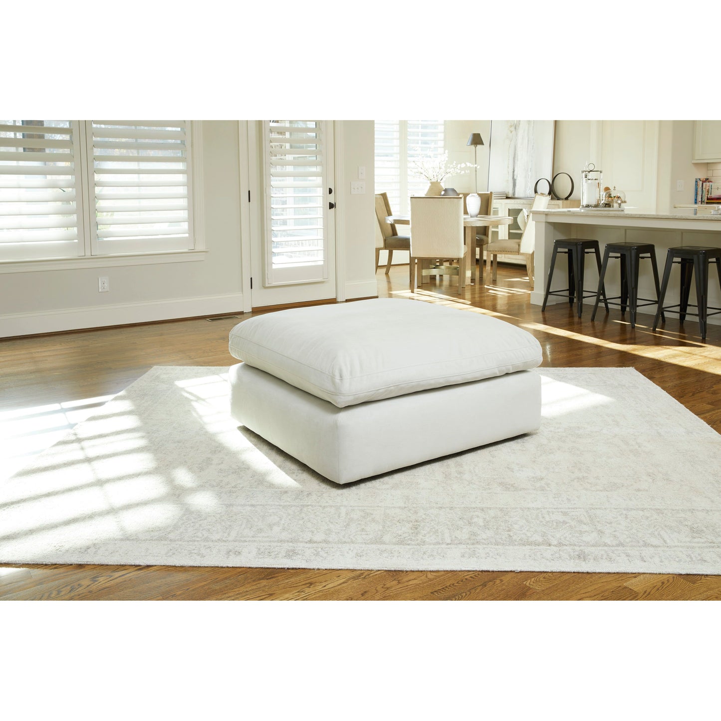 SOPHIE OVERSIZED ACCENT OTTOMAN