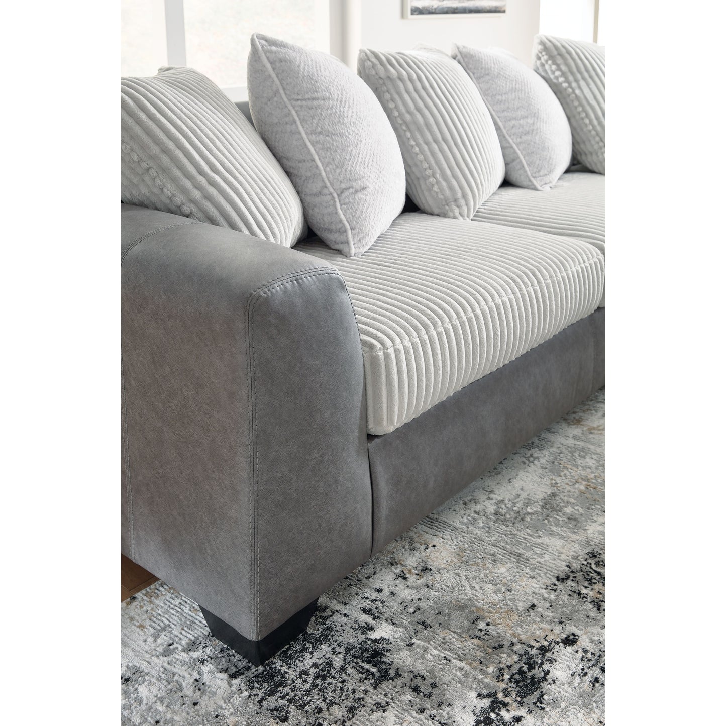 Clairette Court - Sectional