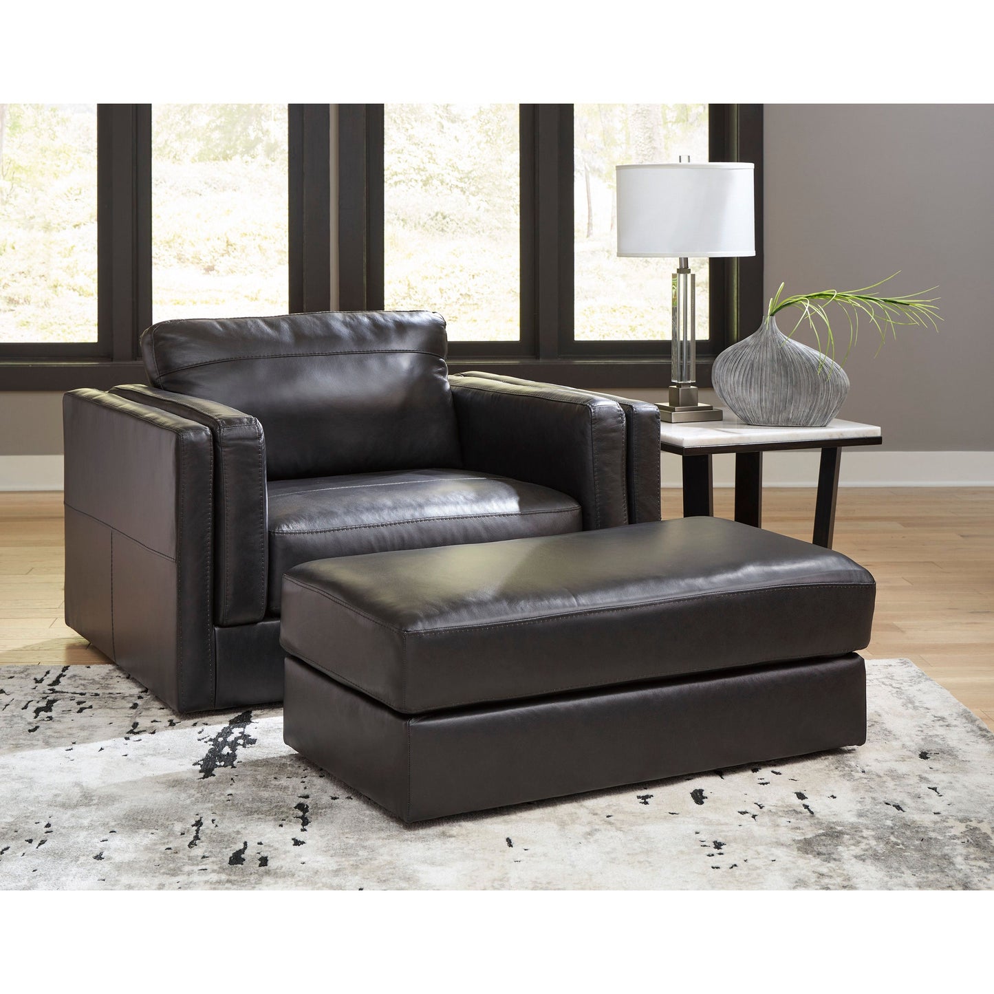 AMIATA OVERSIZED CHAIR - ONYX