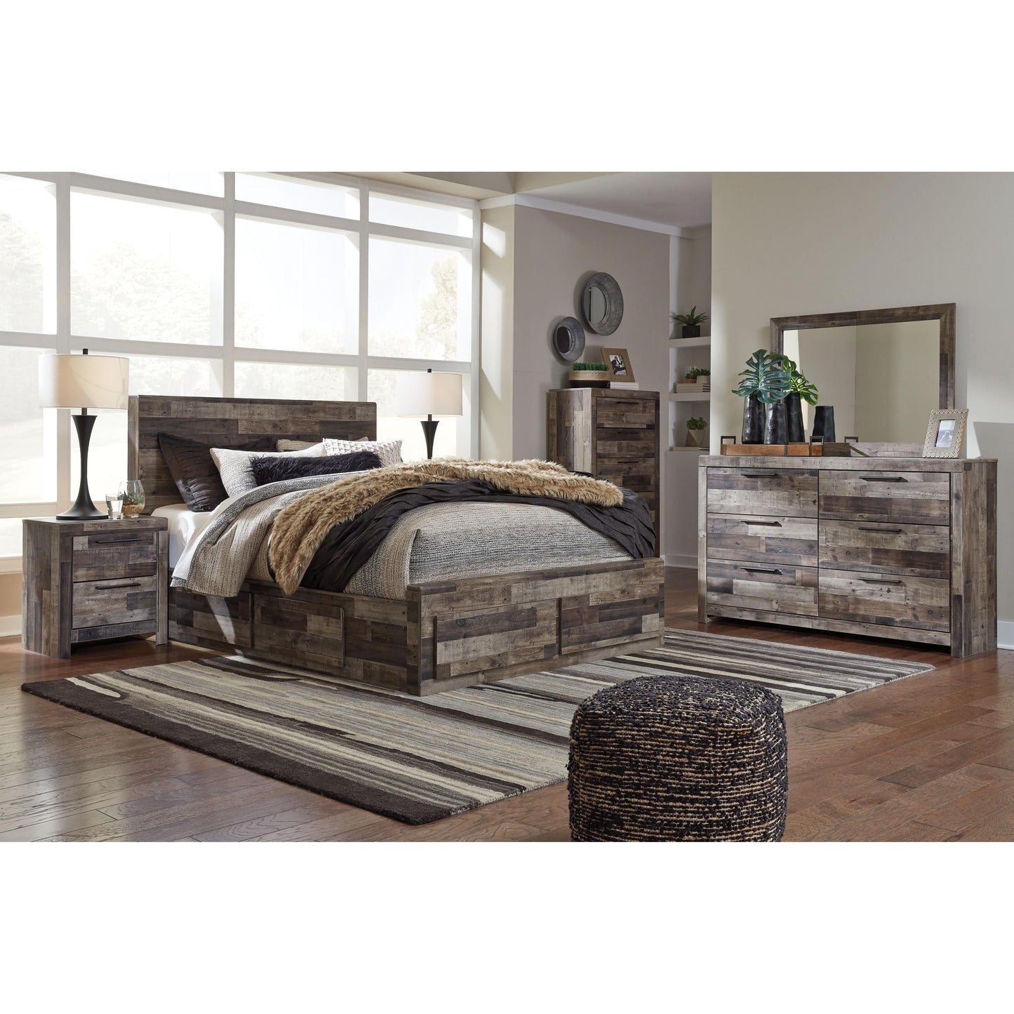 Derekson - Panel Bedroom Set