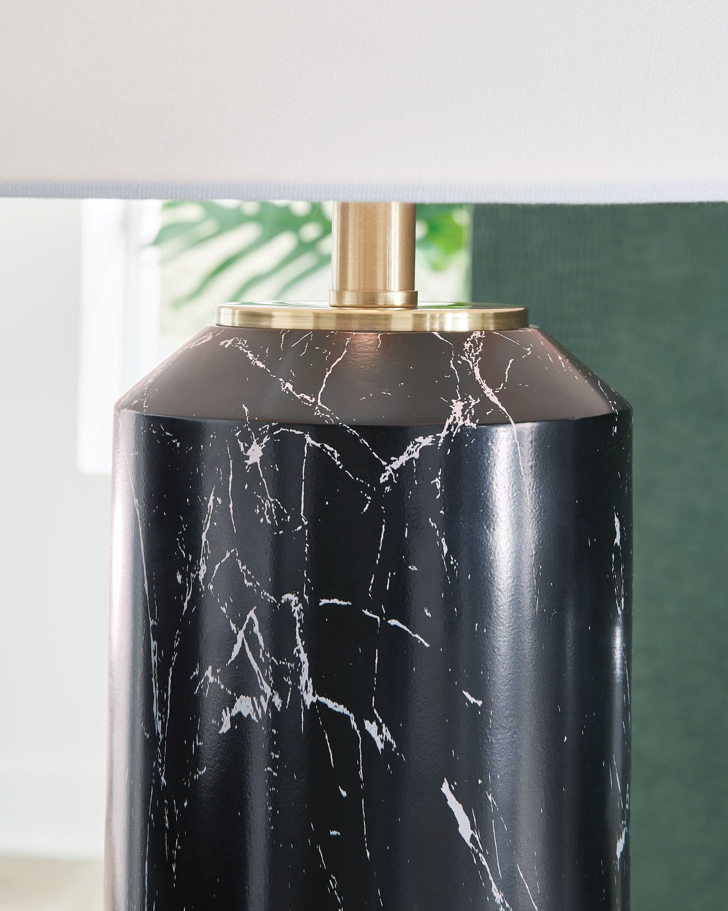 Hanzila - Poly Table Lamp - Black / Gold Finish