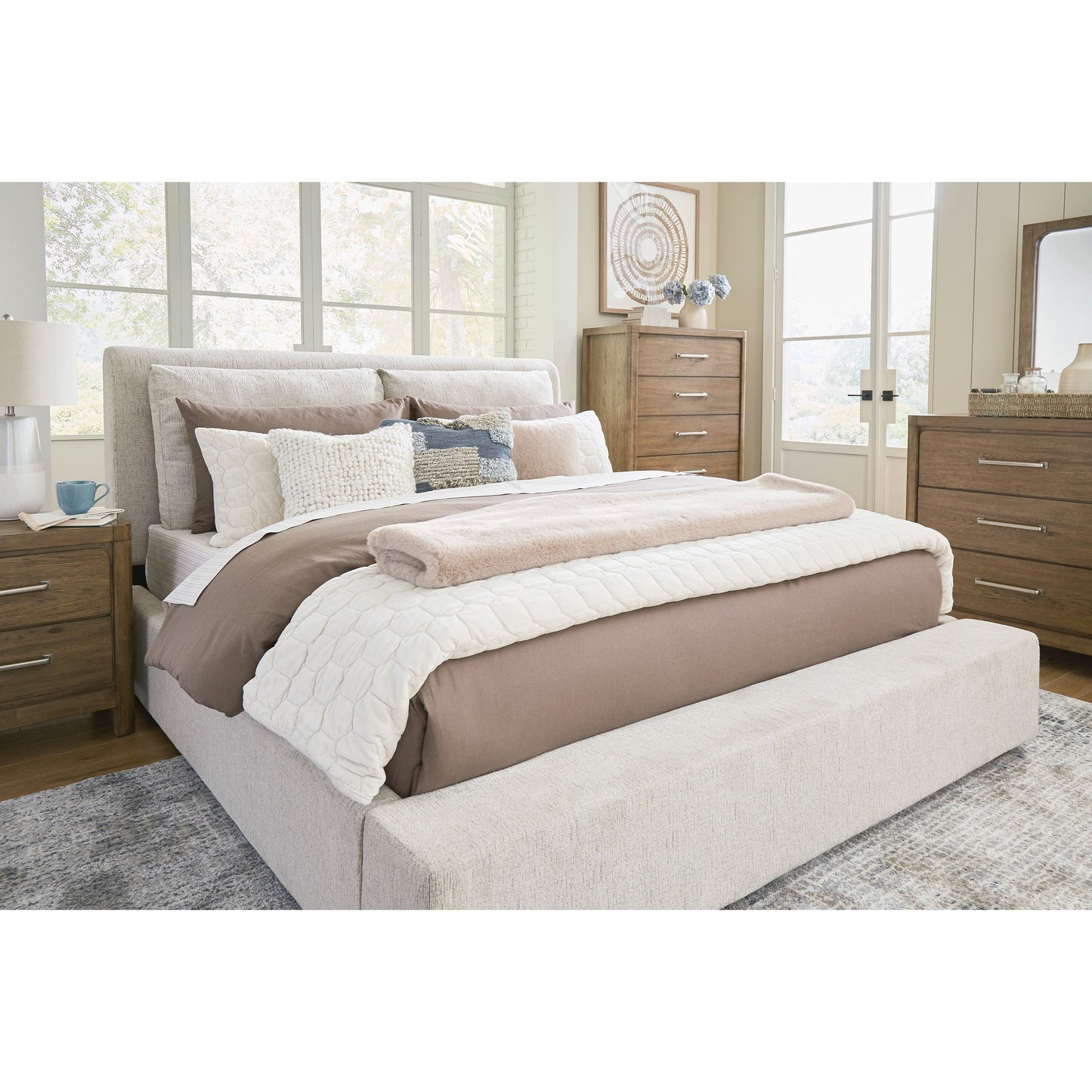 CABALYNN UPHOLSTERED BED - LIGHT BROWN
