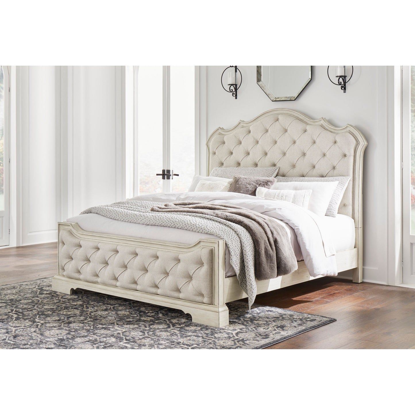 ARLENDYNE UPHOLSTERED BED - ANTIQUE WHITE