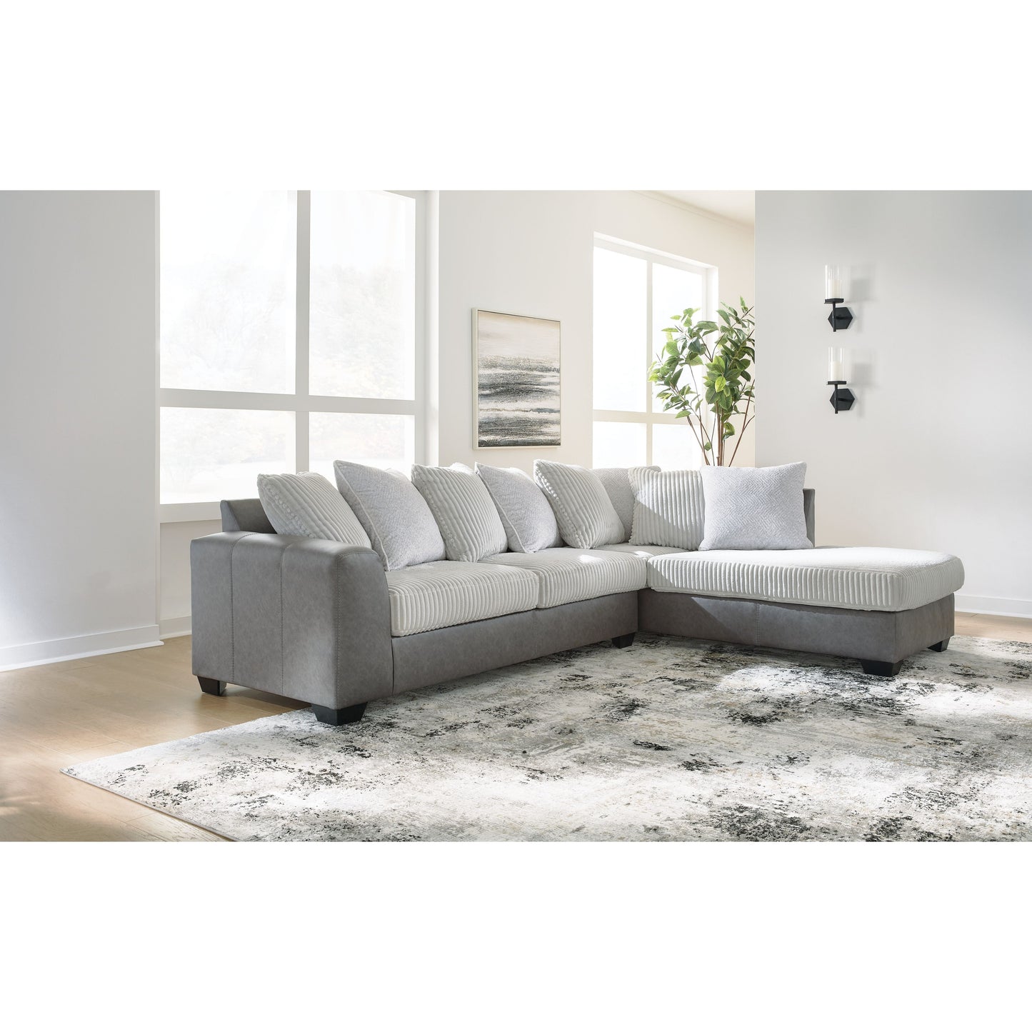 Clairette Court - Sectional