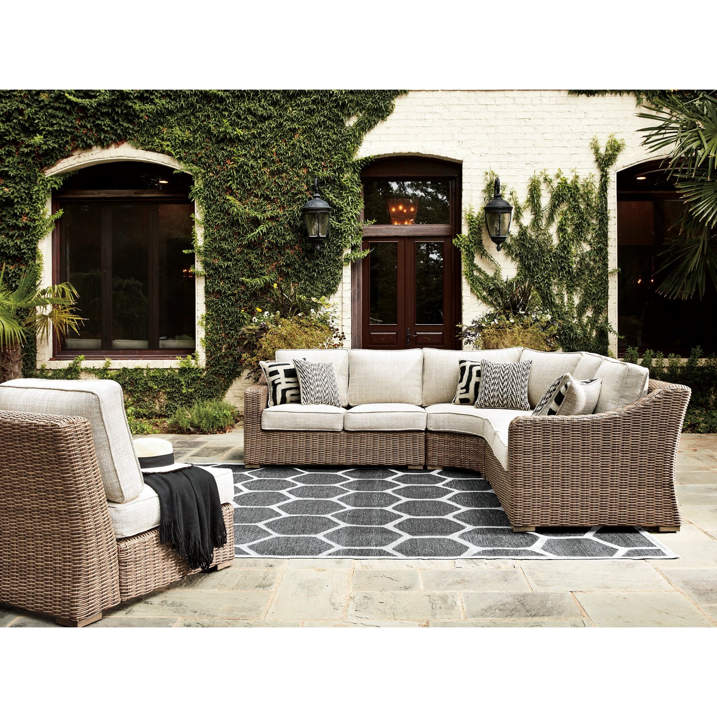 BEACHCROFT 4-PC OUTDOOR SEATING SET