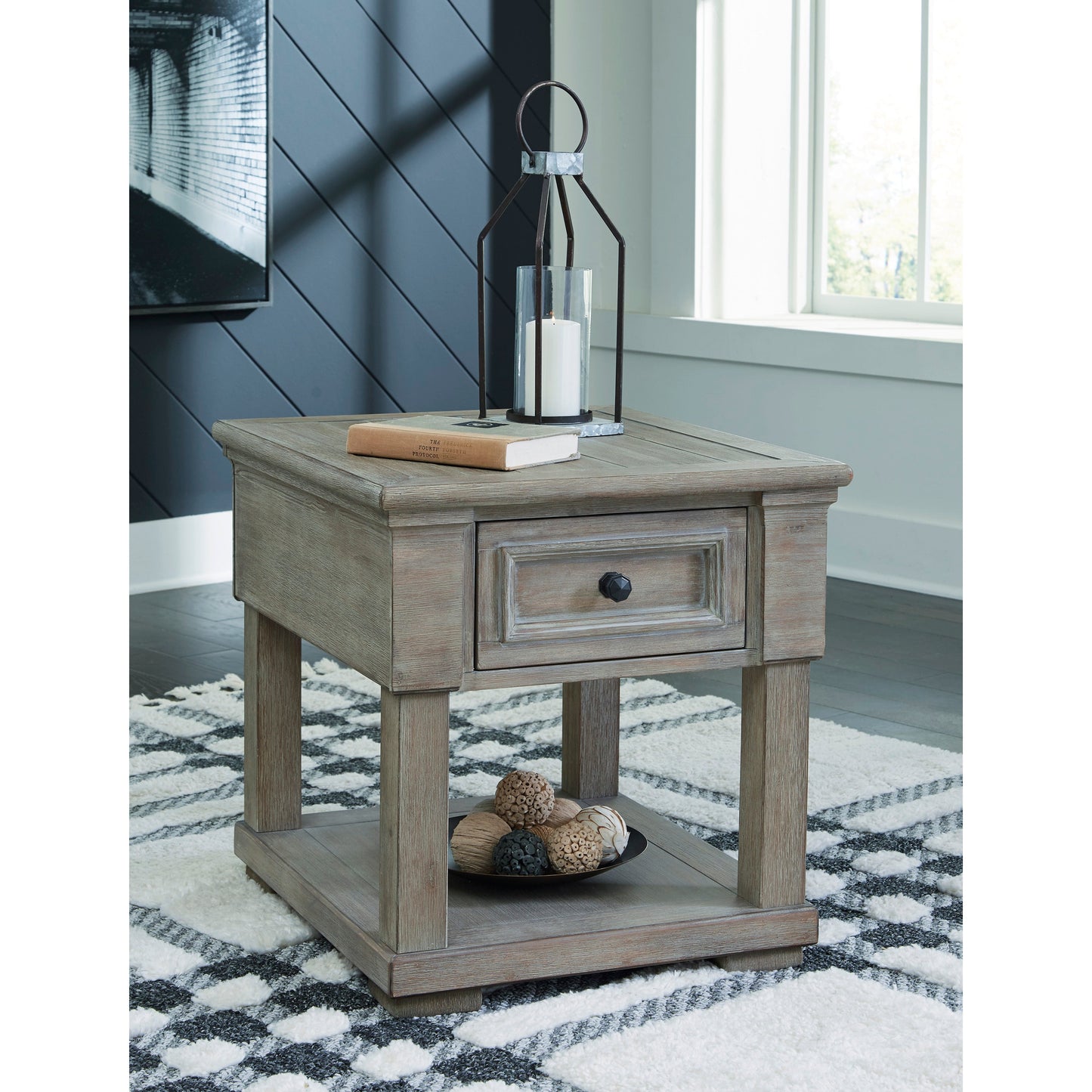 MORESHIRE END TABLE - BISQUE