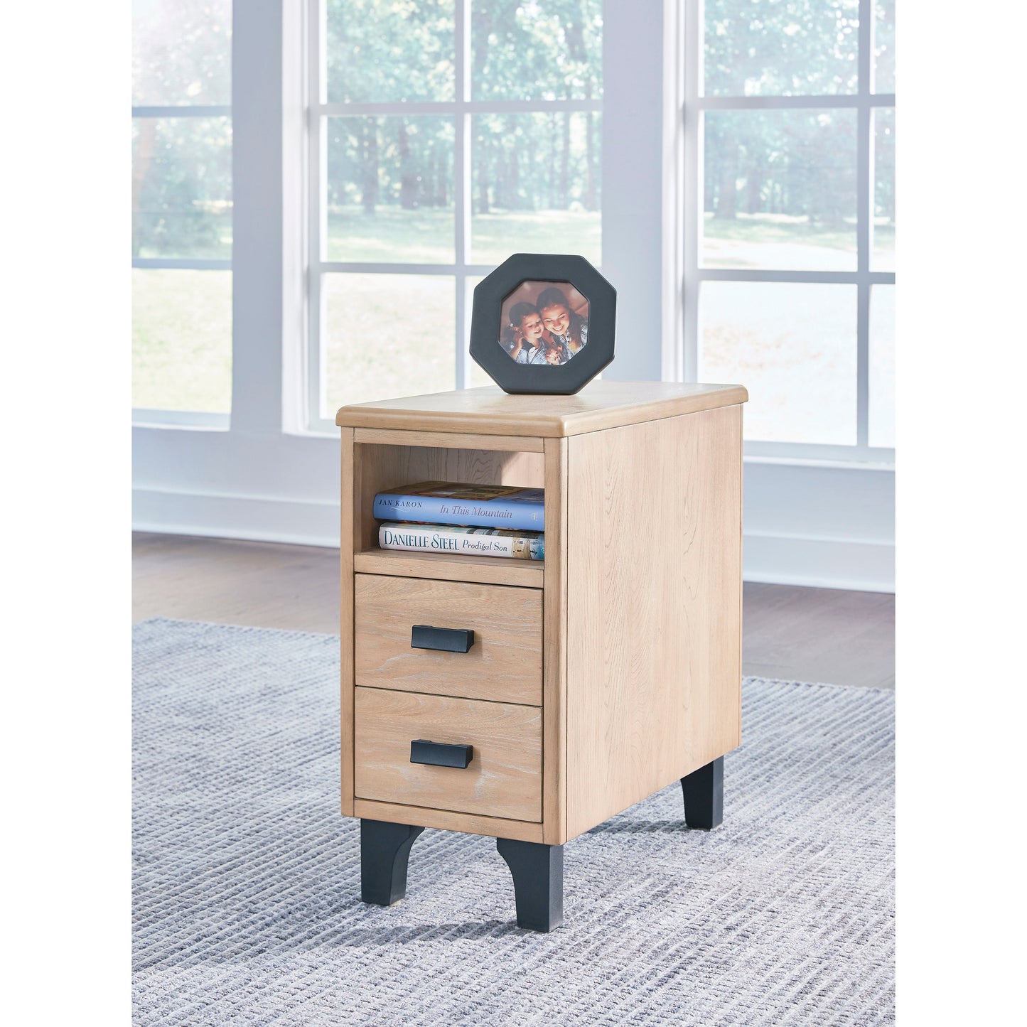FRESLOWE CHAIRSIDE END TABLE- LIGHT BROWN/BLACK