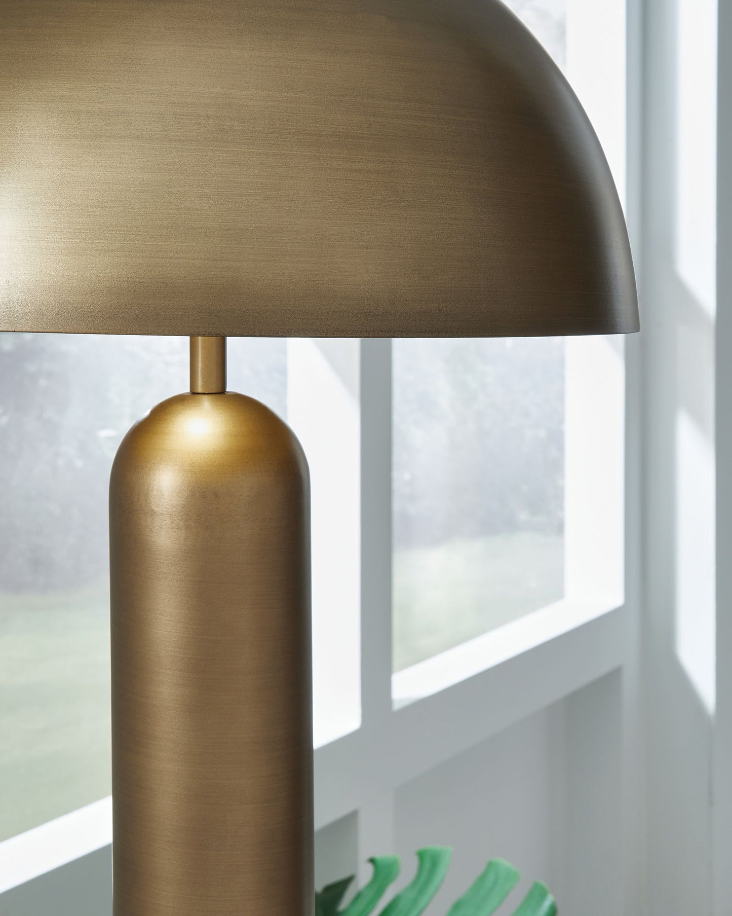 Wendfield - Metal Lamp - Fraser Furniture & Mattresses