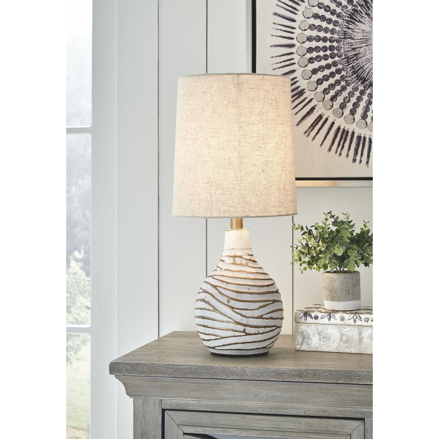 Aleela - White / Gold Finish - Metal Table Lamp