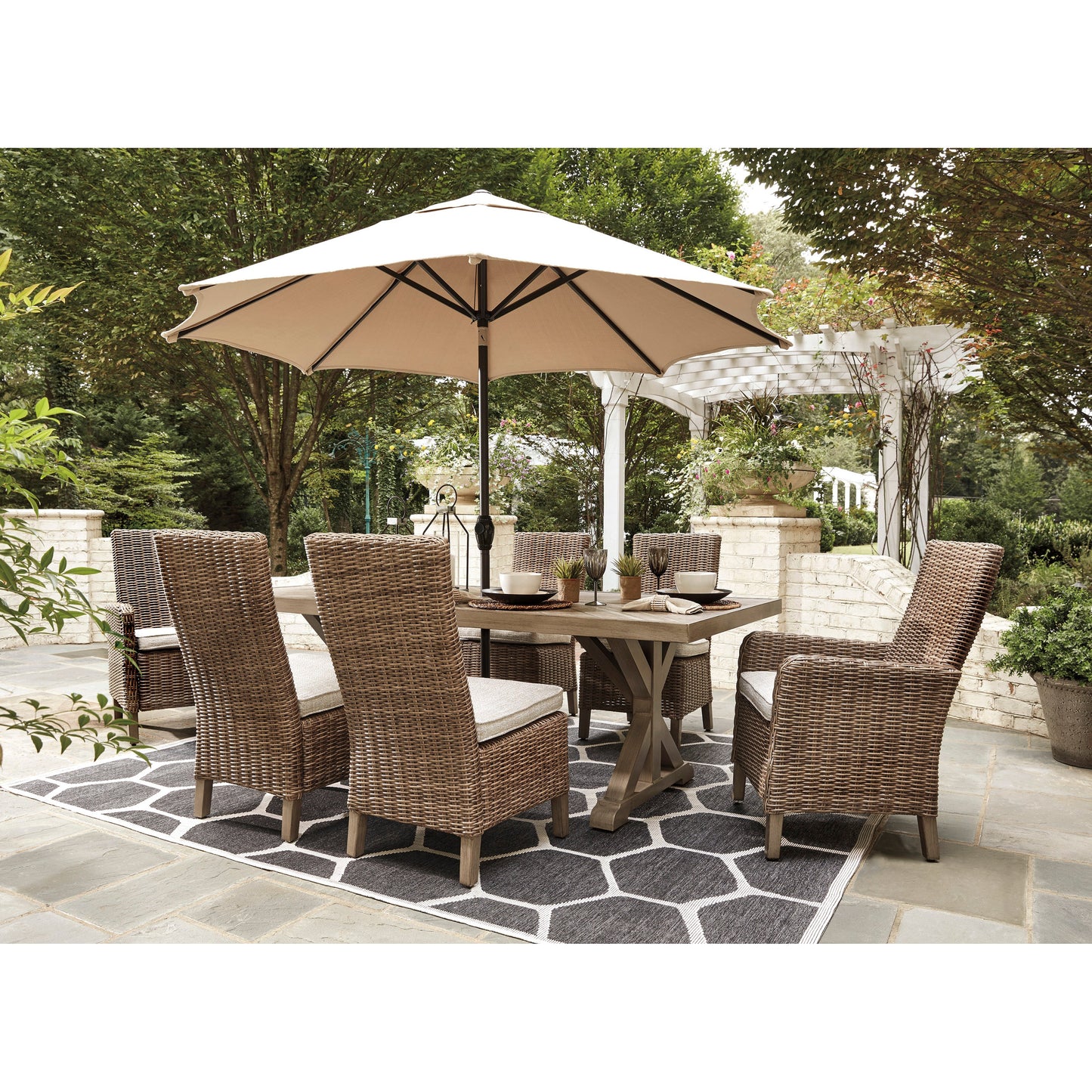 BEACHCROFT OUTDOOR DINING TABLE & 4 CHAIRS